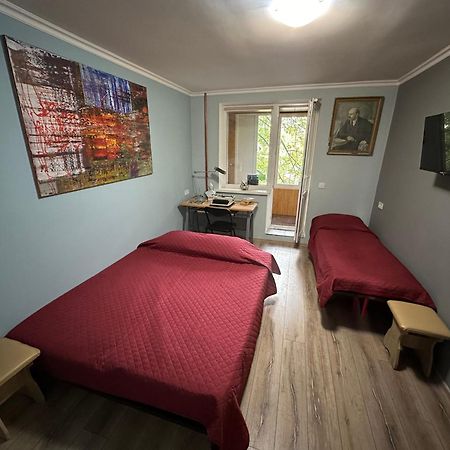 Lenin Street Hostel & Tours ตีรัสปอล ภายนอก รูปภาพ